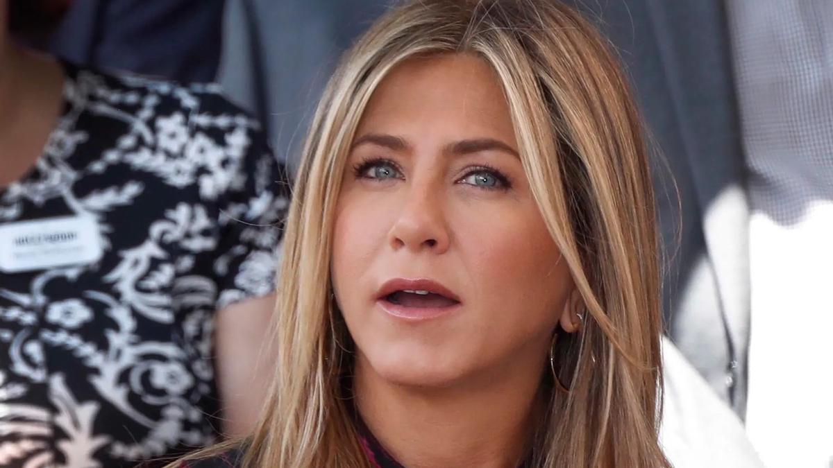 La actriz estadounidense Jennifer Aniston luce mechas de espiga.