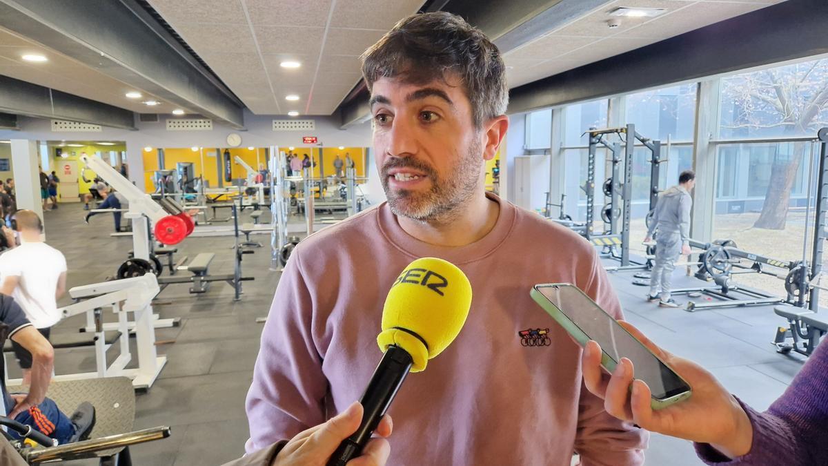 Borja Olazabal durante la visita a las instalaciones.