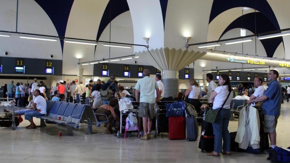 Pasajeros en un aeuropuerto