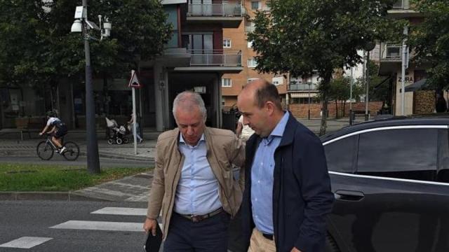 El ex-lehendakari Iñigo Urkullu, y el portavoz del PNV de Irun Gorka Álvarez