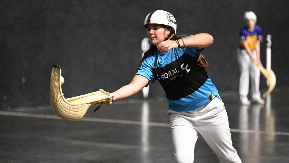 Erika-Frida, finalistas del Euskotren Women Winter Series tras derrotar a Elaia-Eneritz en Durango.