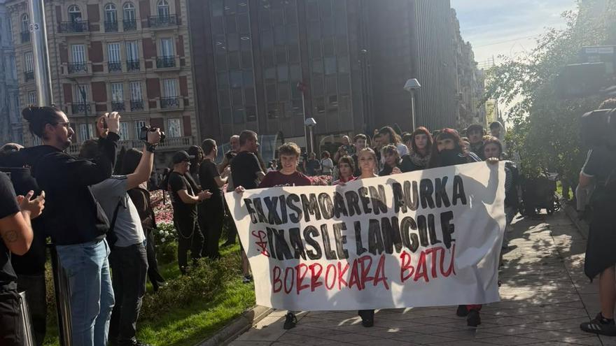 Manifestación estudiantil celebrada esta mañana contra la visita de Vito Quiles a Bilbao.