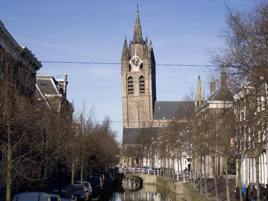 la torre de de la Iglesia Vieja de Oude Kerk.