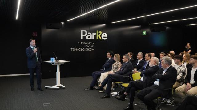 El vicelehendakari y consejero de Economía, Trabajo y Empleo, Mikel Torres, interviene en la presentación del curso de operador de Planta de Proceso Continuo de Basque Hydrogen. / Irekia El vicelehendakari y consejero de Economía, Trabajo y Empleo, Mikel Torres, interviene en la presentación del curso de operador de Planta de Proceso Continuo de Basque Hydrogen.