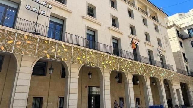 La fachada de la Audiencia Provincial de Alicante en una foto de archivo.