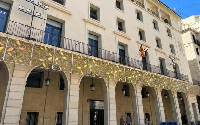 La fachada de la Audiencia Provincial de Alicante en una foto de archivo.