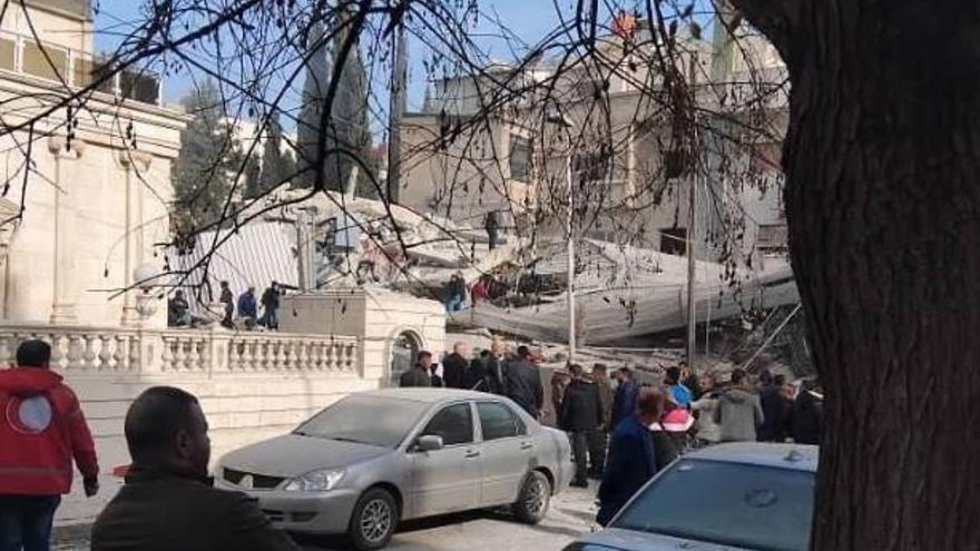 El ataque ha ocurrido contra un edificio de cuatro plantas en el barrio damasceno de Mezzeh, una zona de seguridad donde se encuentran varias sedes diplomáticas internacionales, entre ellas las embajadas de Irán.
