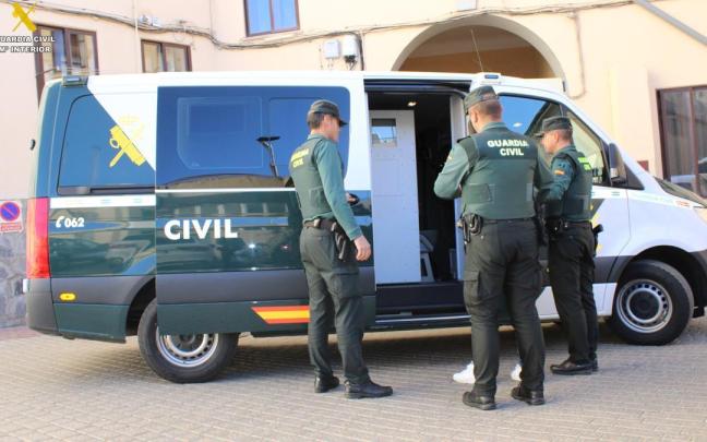 Imagen de archivo de una patrulla de la Guardia Civil.