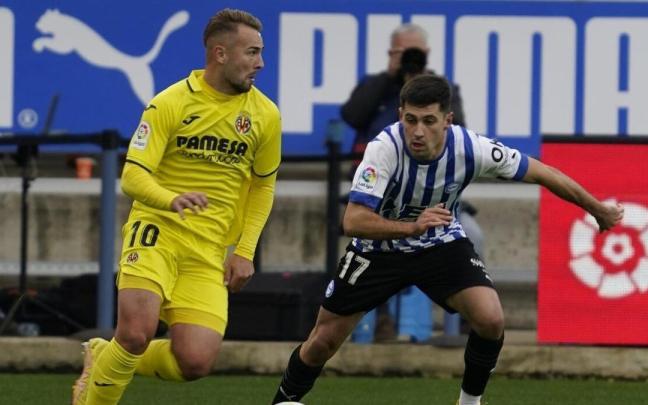 Javi Ontiveros, durante el choque de la primera vuelta entre el Alavés y el filial del Villarreal.