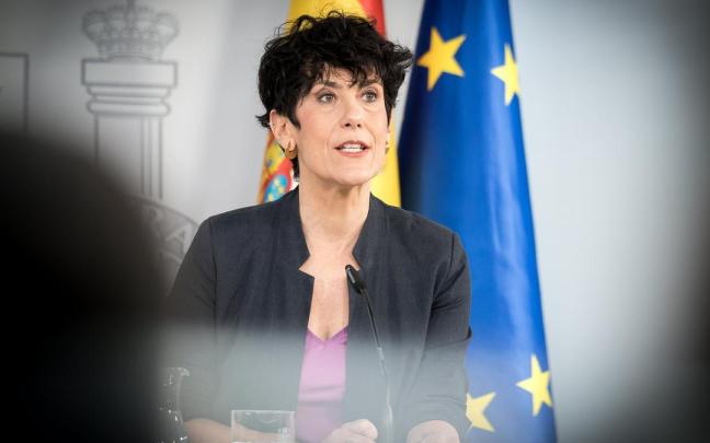 La portavoz del Gobierno español, la socialista navarra Elma Saiz, este martes en la rueda de prensa posterior al Consejo de Ministros