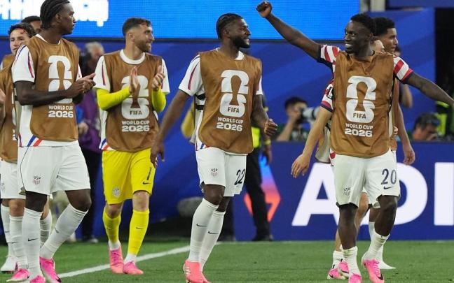 Balogun, del Mónaco, marcó el 2-0 para Estados Unidos.