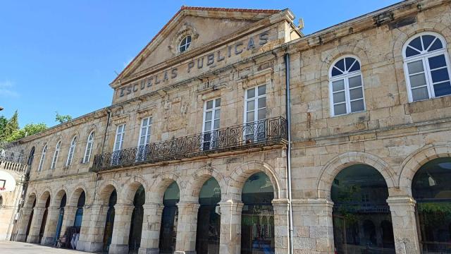 La nueva biblioteca se ubicará en las antiguas escuelas de Pasealeku, un inmueble declarado Bien Cultural