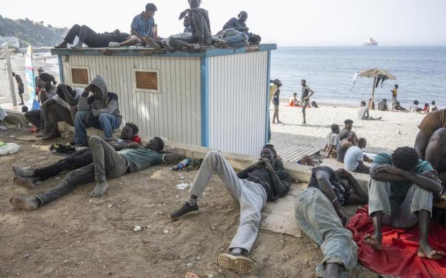 Éxodo en Ceuta tras la crisis migratoria: más de 73.500 retornos y 71 víctimas mortales.