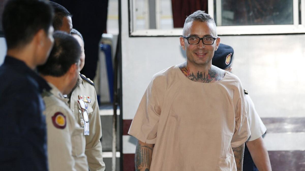 Artur Segarra a su llegada a una audiencia en el Tribunal Penal de Bangkok.