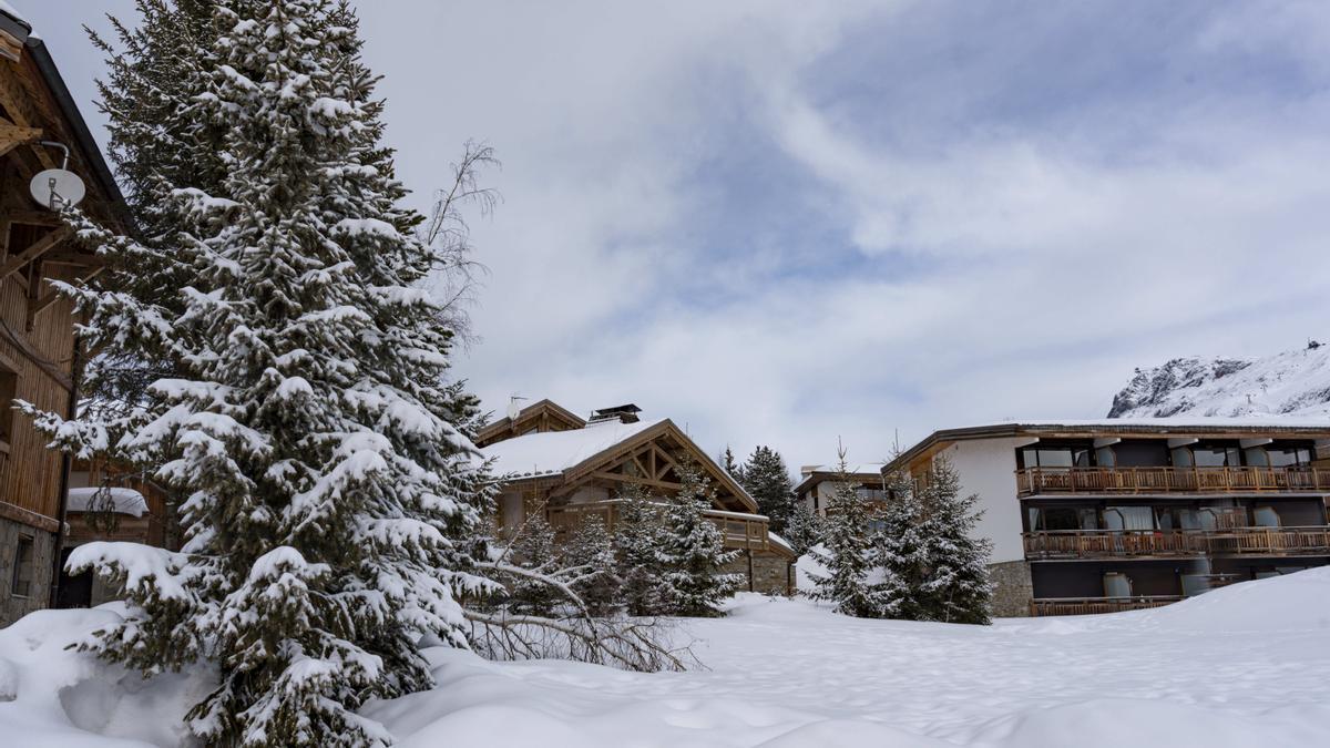 Al menos tres esquiadores muertos en los Alpes Franceses.