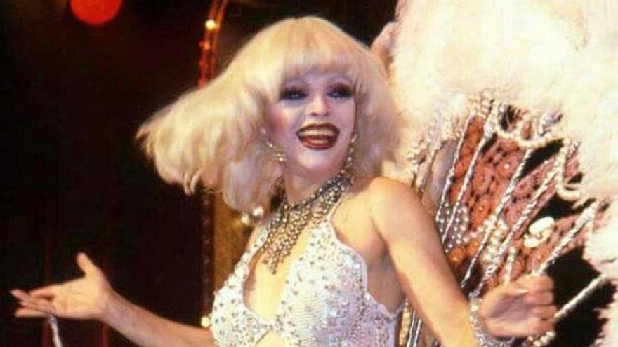 La vedete, empresaria y artista Dolly Van Doll.