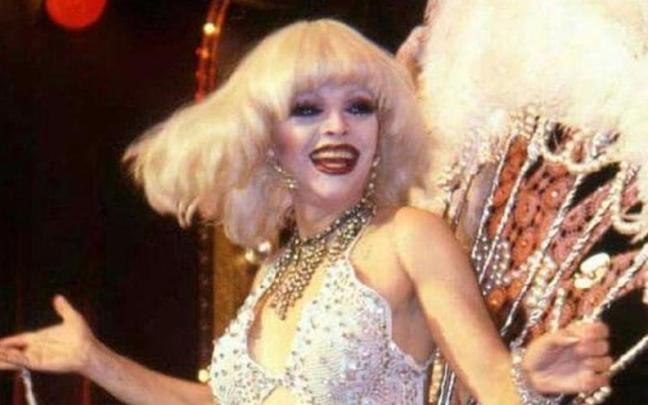 La vedete, empresaria y artista Dolly Van Doll.