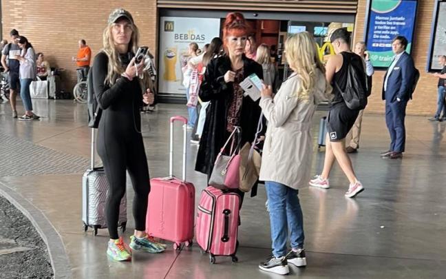 Yola, Yurena y Malena, en Sevilla.