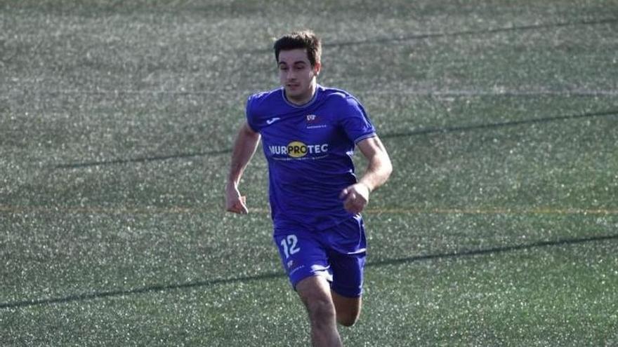 Ander Castillo durante un partido con el Santurtzi