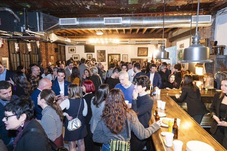Imanol Pradales, con la comunidad vasca en la Euskal Etxea de Nueva York.