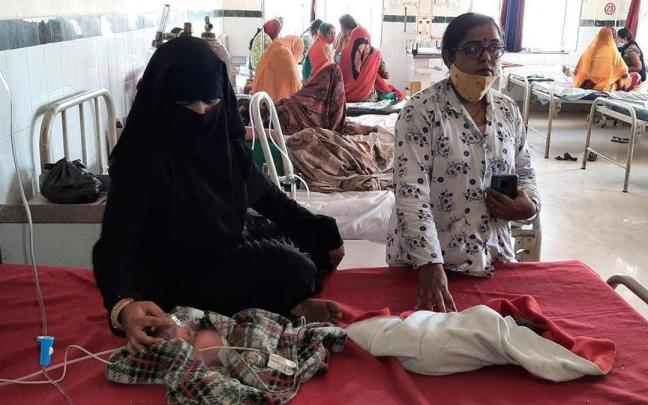 Interior de un hospital indio.