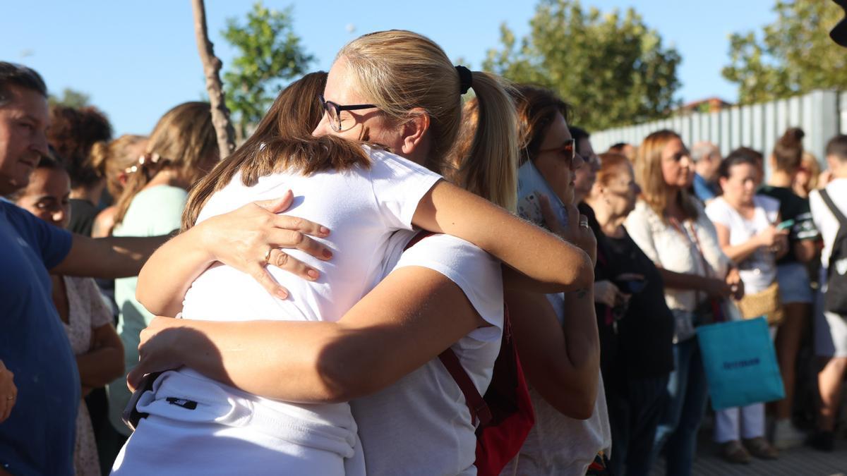 Estudiantes y familiares cuentan lo sucedido tras el apuñalamiento de un compañero en Jerez