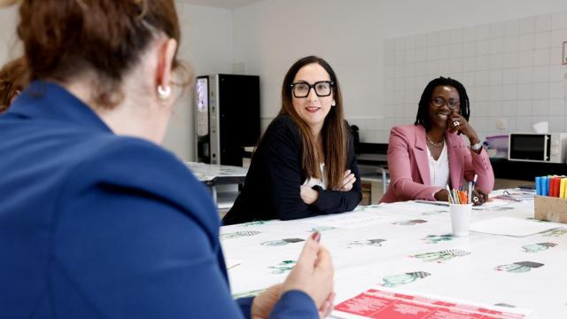 La consejera de Educación, Begoña Pedrosa, en la reunión de Eskola Bikaina Denontzat.