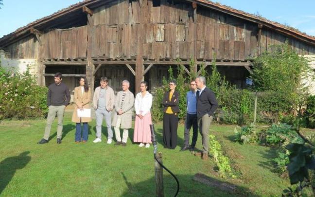 Las autoridades, en la presentación.