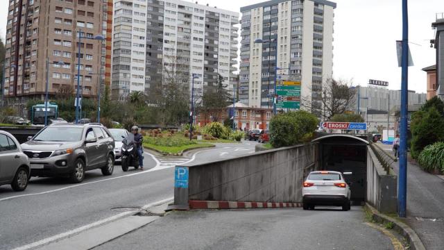 Acceso al aparcamiento subterráneo de Niessen.
