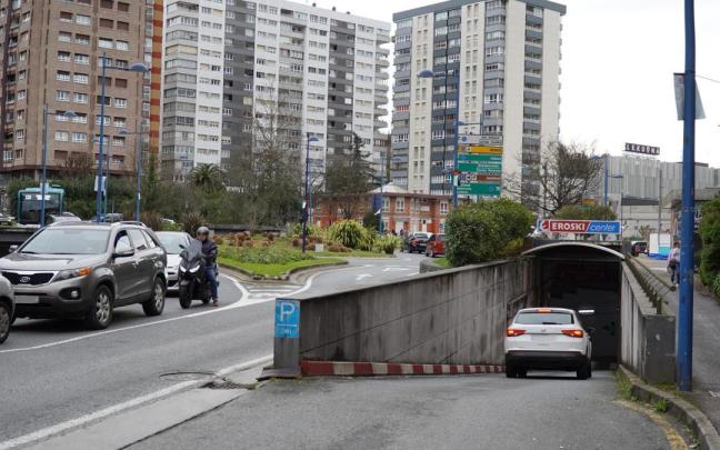 Acceso al aparcamiento subterráneo de Niessen.