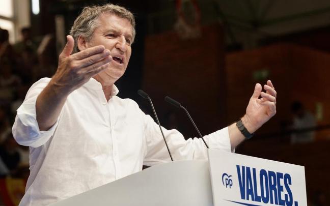 El líder del PP, Alberto Núñez Feijóo, durante el acto del partido en Málaga.