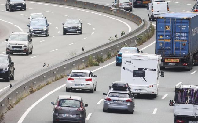 Tráfico en una carretera vasca.