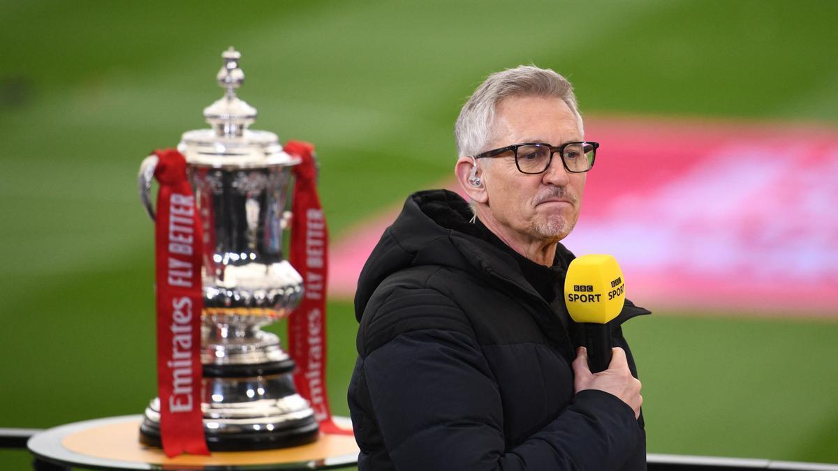 El exfutbolista Gary Lineker conducía un programa deportivo desde 1999, y era el presentador mejor pagado e la BBC.