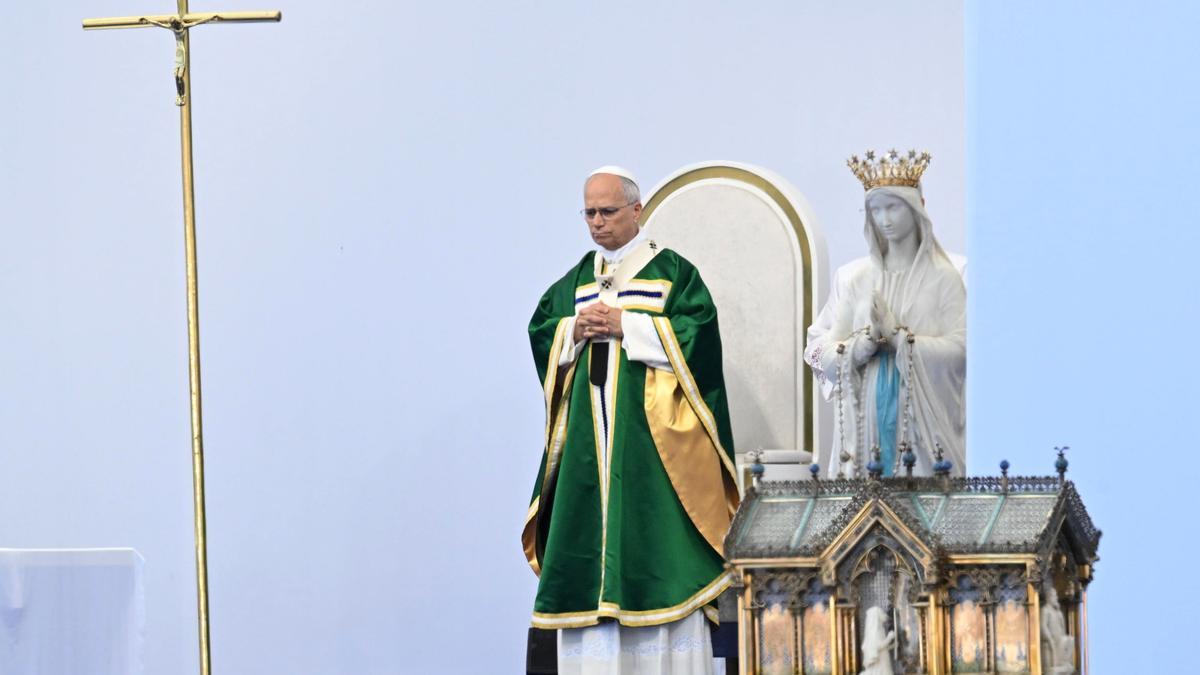 El Papa León XIV durante la celebración de la eucaristía en el santuario de Lourdes.