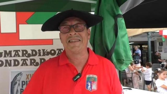 Pedro Barahona, ganador del XVII. Campeonato de Bacalao al Pil-Pil organizado por Zumardikoak