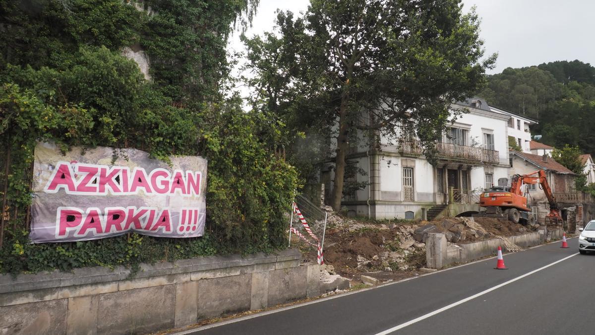 El ámbito de Azkiaga ha sido objeto de talas y de la demolicion de un viejo inmueble en las últimas semanas la zona