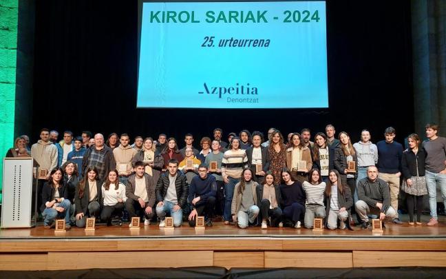 Premiados y finalistas en la gala del 25ª aniversario de los Premios del Deporte de Azpeitia celebrada el año pasado.