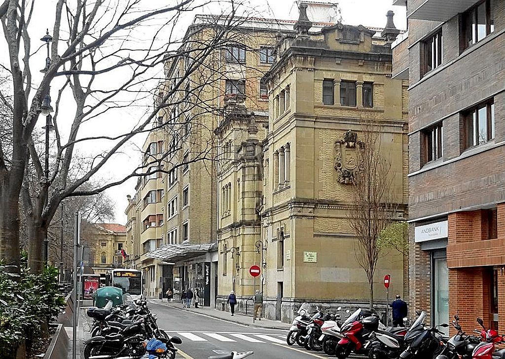 El Vínculo y la casa de Baños en el paseo de Sarasate, 1918