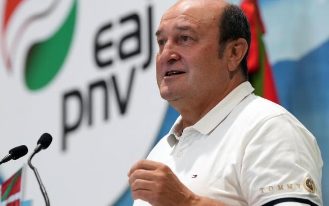 Andoni Ortuzar, durante el acto político que el PNV celebró el 1 de septiembre en Zarautz. Andoni Ortuzar, durante el acto político que el PNV celebró el 1 de septiembre en Zarautz.