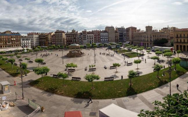 Imagen general de la Plaza del Castillo de Pamplona. Imagen general de la Plaza del Castillo de Pamplona.