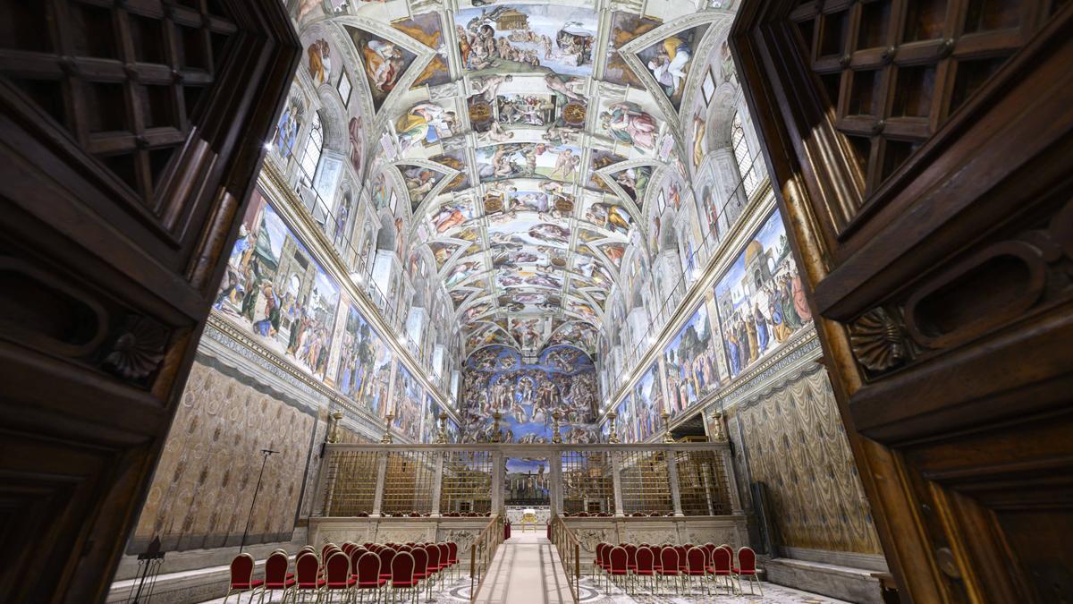 Imagen de la Capilla Sixtina donde se celebrará el cónclave.