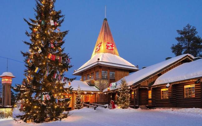 Vista de la Oficina de Santa Claus en Rovaniemi. Vista de la Oficina de Santa Claus en Rovaniemi.