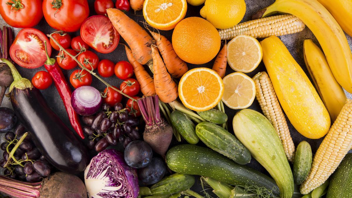 Conjunto de frutas y verduras.