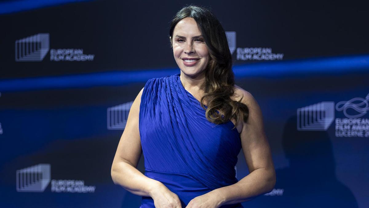 La actriz Karla Sofía Gascón en los Premios del Cine Europeo.