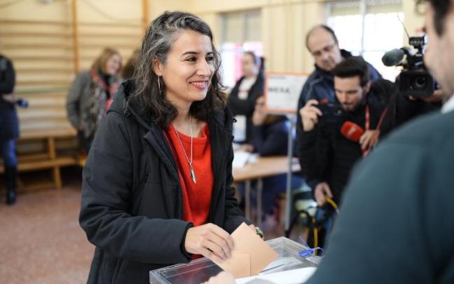La participación alcanza el 8,8% en las primeras horas de votación en Extremadura