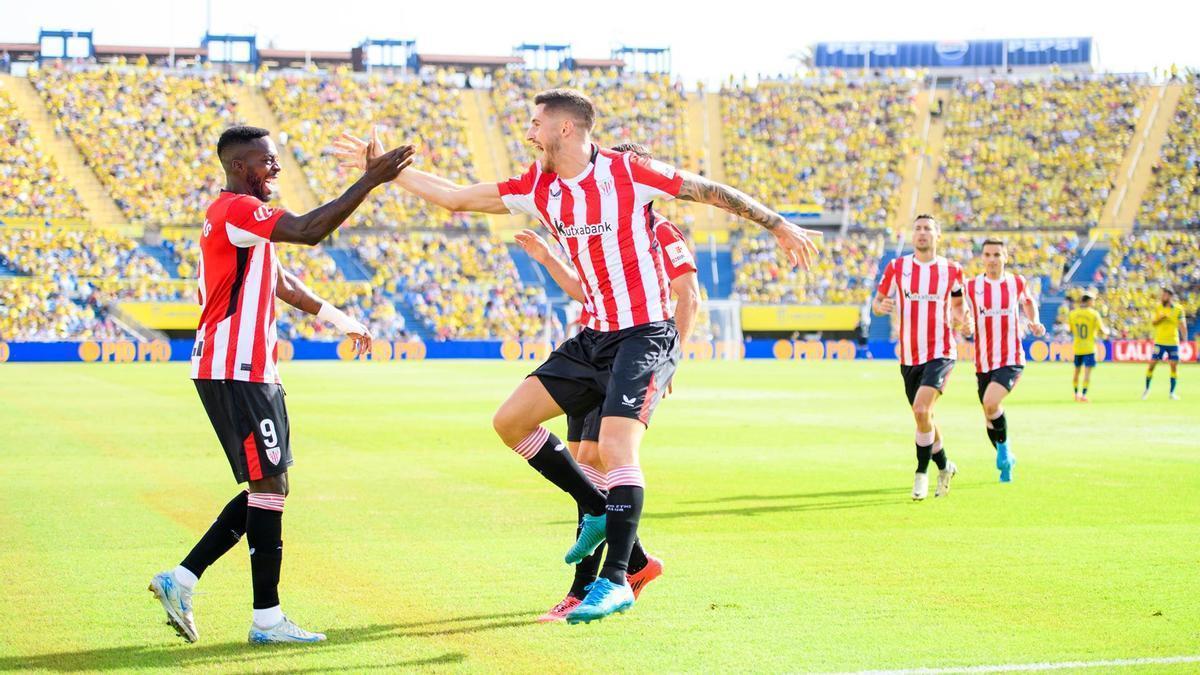 El Athletic celebra un tanto de Oihan Sancet en el estadio de la UD Las Palmas