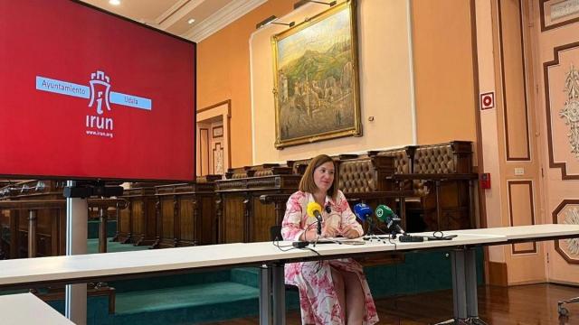 La alcaldesa de Irun, Cristina Laborda, en la comparecencia