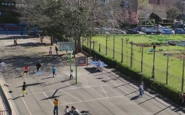 Eskola baten artxiboko irudia