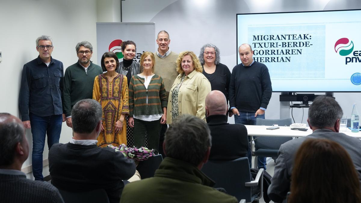 El PNV subraya que “una respuesta responsable a la migración precisa una política pública que integre sus dimensiones ética, pragmática y problemática”