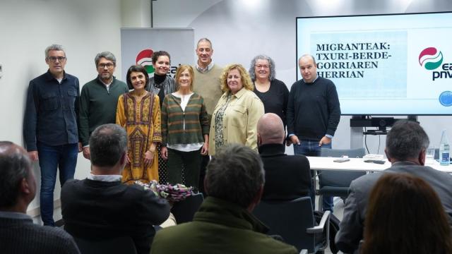 El PNV subraya que “una respuesta responsable a la migración precisa una política pública que integre sus dimensiones ética, pragmática y problemática”